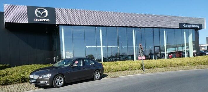 Prachtige tweedehands BMW 320D kopen bij Garage Dochy Izegem in nieuwstaat Schitterende BMW tweedehands berline kopen bij Garage Dochy Izegem