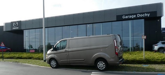 Ford Transit Custom automaat tweedehands lichte vracht kopen Ford Transit Custom automaat 2019 kopen bij Garage Dochy Izegem