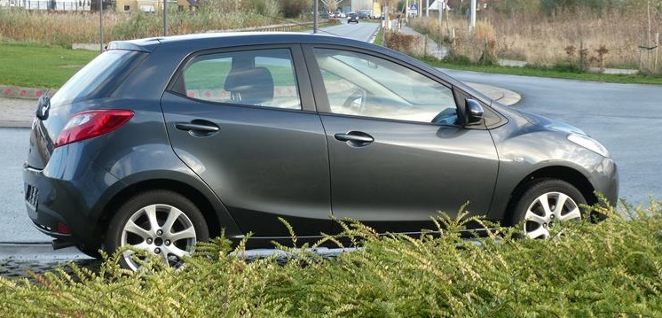 Knappe Mazda 2 tweedehands benzine kopen met garantie bij Garage Dochy nabij Roeselare 