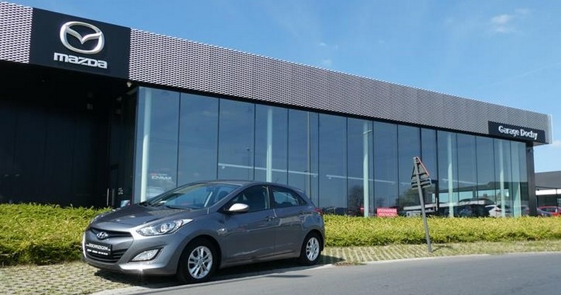Hyundai I30 tweedehands benzine met waarborg kopen bij Garage Dochy Izegem Mooie Hyundai I30 tweedehands benzine kopen bij Garage Dochy Izegem