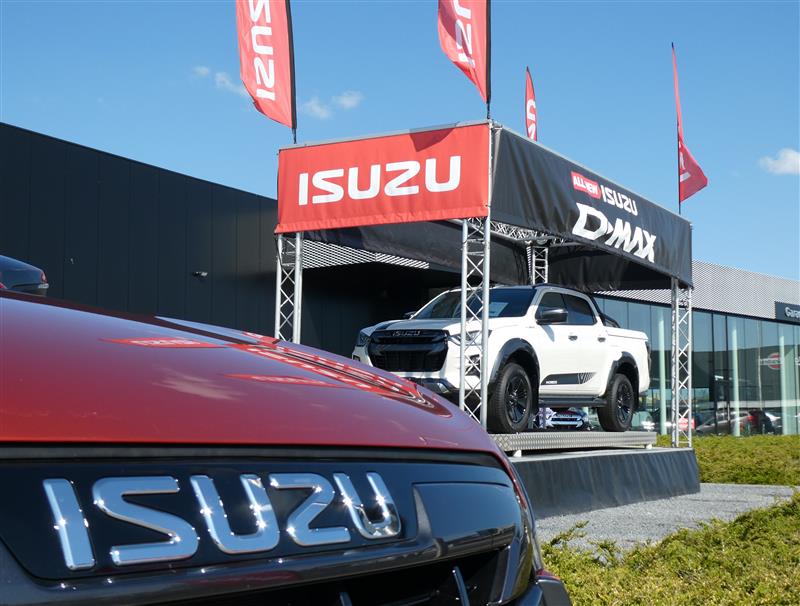 Isuzu D-Max Pickup Vcross Onyx Black kopen bij Garage Dochy Izegem 
