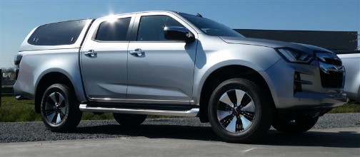Isuzu Pickup LSX automaat Mercury Silver op voorraad beschikbaar kopen bij Garage Dochy Izegem