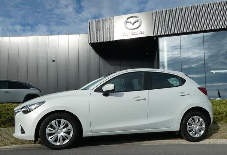 Mazda 2 automaat benzine tweedehands kopen met garantie bij Garage Dochy Izegem Mooie Mazda 2 automaat met lage km-stand kopen bij Garage Dochy Izegem