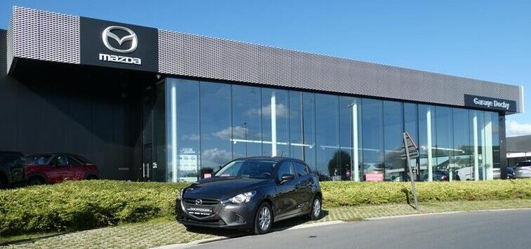 Zuinige Mazda 2 diesel tweedehands 2017 kopen met garantie bij Garage Dochy Izegem Machine Grey Mazda 2 tweeedehands 2017 kopen bij Garage Dochy Izegem