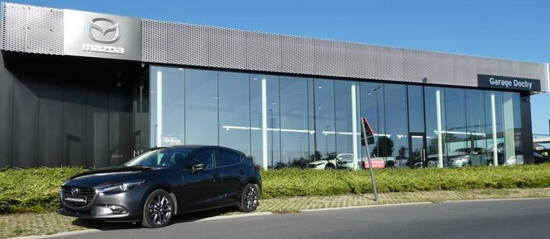 Mazda 3 Machine Grey benzine tweedehands kopen met Garantie Sportieve en goed uitgeruste Mazda 3 Machine Grey tweedehands kopen bij Garage Dochy Izegem