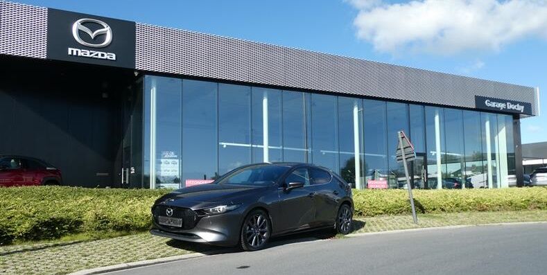 Tweedehands Mazda 3 benzine 2019 kopen bij Garage Dochy Izegem Tweedehands Mazda 3 benzine kopen bij Garage Dochy Izegem