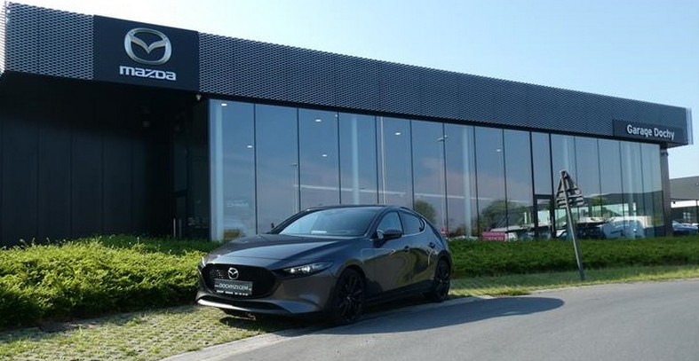 Mazda 3 hatcback Sport tweedehands benzine kopen bij Garage Dochy Izegem Mooie Mazda 3 tweedehands benzine kopen bij Garage Dochy Izegem