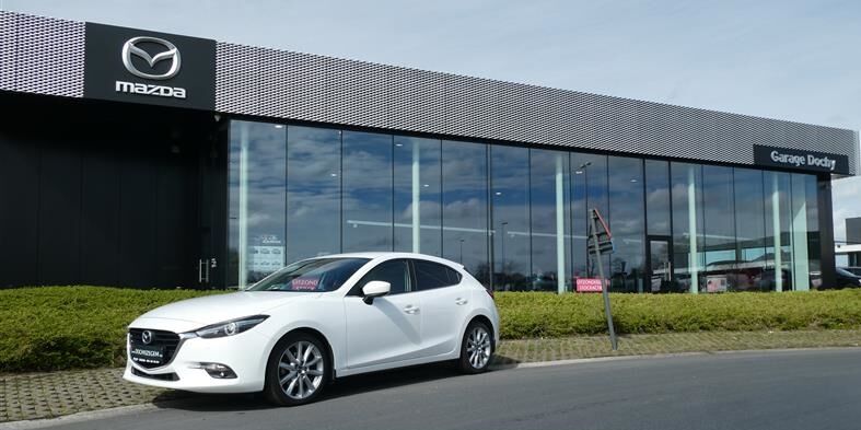 Mazda 3 tweedehands benzine 165pk in vertrouwen kopen met garantie Betrouwbare Mazda 3 tweedehands benzine kopen met garantie bij Garage Dochy Izegem