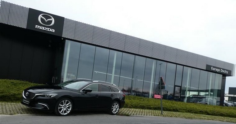 Mooie Mazda 6 break tweedehands benzine kopen met garantie bij Garage Dochy Izegem