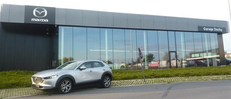 Mazda CX-30 Sonic Silver Mild Hybrid stockwagen kopen aan salonactie bij Garage Dochy Izegem Sonic Silver Mazda CX-30 kopen aan salonactie bij Garage Dochy Izegem