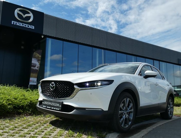 Mazda CX-30 Snowflake White tweedehands directiewagen kopen bij Garage Dochy Izegem Mazda CX-30 Hakone tweedehands directiewagen kopen in snowflake white metaalkleur bij Garage Dochy Izegem