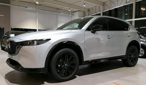 Mooie Mazda CX5 stockwagen Sonic Silver automaat kopen met salonkorting bij Garage Dochy Izegem