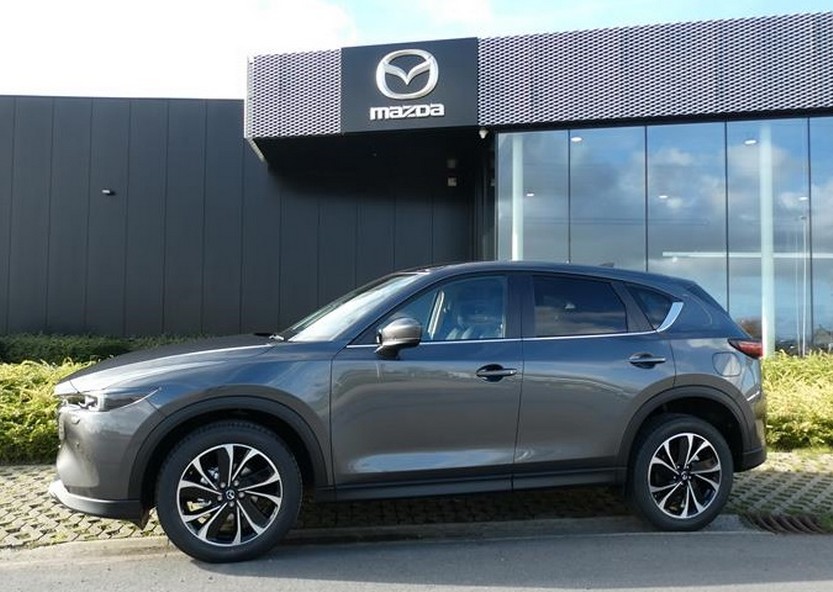 Mazda CX5 stockwagen Machine Grey met winterpack kopen bij Garage Dochy Izegem Ontdek de Mazda CX5 2022 stock bij Garage Dochy Izegem