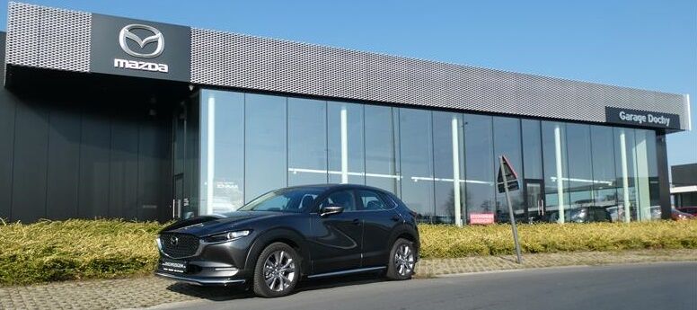 Mazda CX-30 Skyactiv-X tweedehands directiewagen Machine Grey kopen bij Garage Dochy Tweedehands Mazda CX30 SUV kopen bij Garage Dochy gelegen tussen Kortrijk en Roeselare