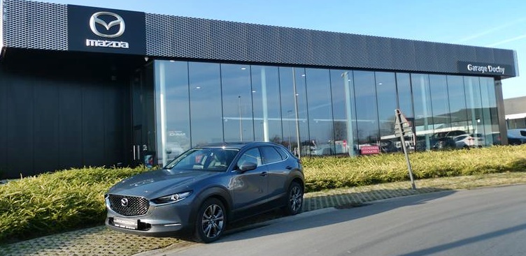 Polymetal Gray Mazda CX-30 in skycruise automaat tweedehands kopen bij Garage Dochy Izegem Mazda CX30 directiewagen tweedehands kopen Polymetal Gray automaat bij Garage Dochy