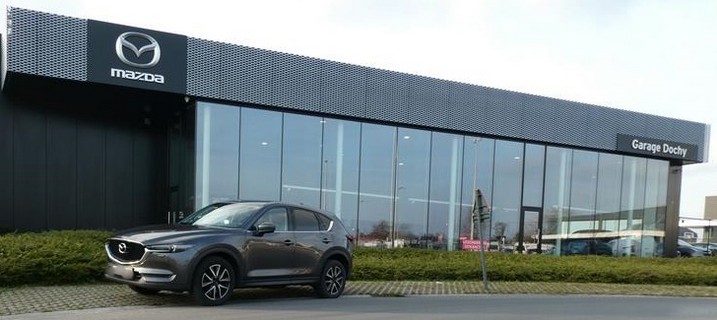 Machine Grey Mazda CX-5 tweedehands benzine kopen bij Garage Dochy Izegem Tweedehands Mazda CX-5 SUV in benzine Machine Grey kopen bij Garage Dochy Izegem