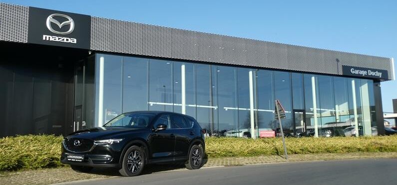 Mazda CX5 Jet Black Mica tweedehands benzine kopen bij Garage Dochy Izegem met garantie Mazda CX-5 tweedehands benzine Jet Black Mica kopen bij Garage Dochy nabij Roeselare