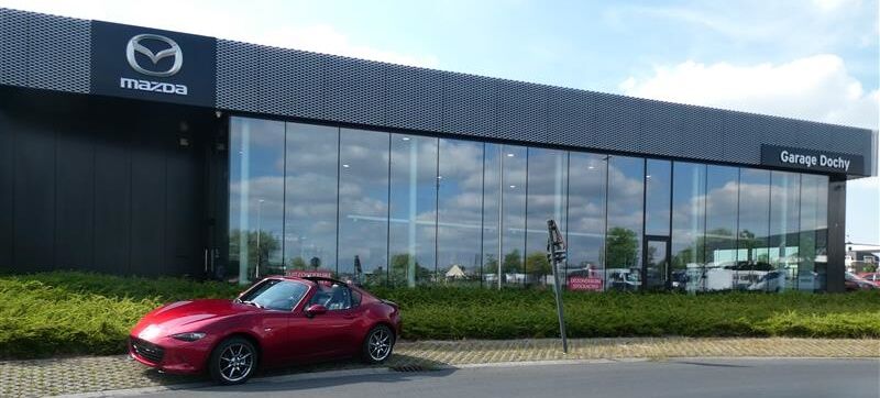 Ontdek de Mazda MX5 RF stockwagen Soul Red Cyrstal bij Garage Dochy