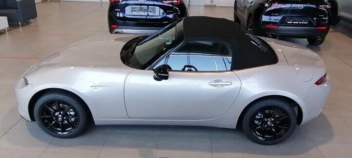 Mazda MX-5 Prime Line stockwagen kopen in Platinium Quartz bij Garage Dochy Izegem Direct beschikbare Mazda MX-5 stockwagen bij Garage Dochy Izegem kopen