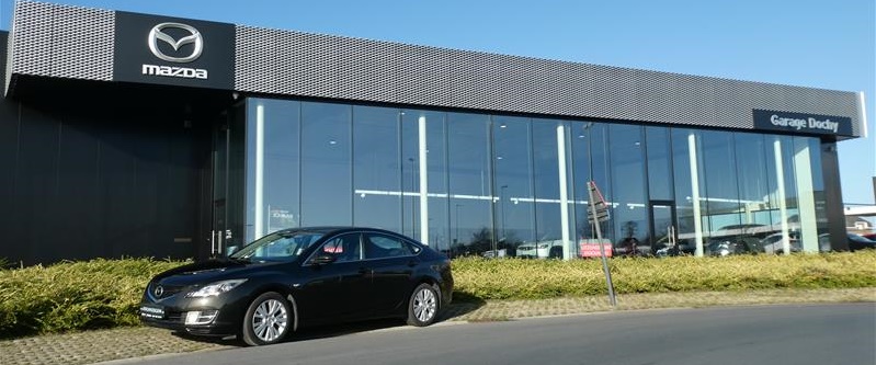 Mazda 6 hatcback benzine tweedehands Sparkling Black kopen bij Garage Dochy met garantie Tweedehands Mazda 6 benzine kopen met garantie bij Garage Dochy Izegem
