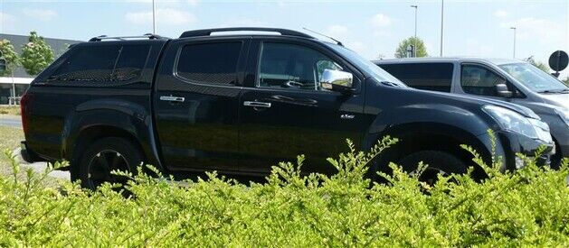 Isuzu Dmax pickup tweedehands automaat kopen bij Garage Dochy Izegem Tweedehands Isuzu Dmax kopen pickup bij Garage Dochy Izegem